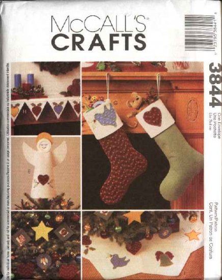McCallâs Sewing Pattern 3844 Christmas Holiday Decorations Stockings Tree Skirt Mantle Scarf