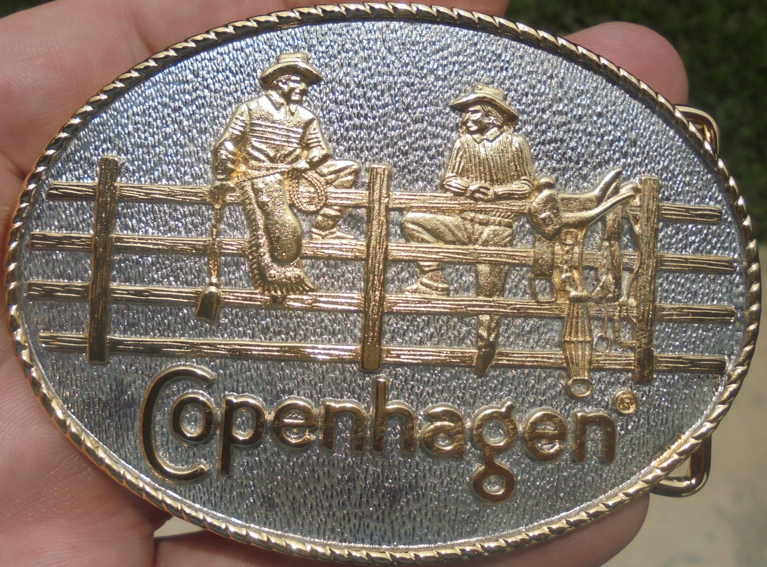 COPENHAGEN SNUFF 2-COWBOYS ON FENCE BELT BUCKLE
