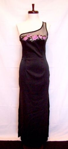 BLACK EVENING GOWN/FORMAL GOWN WITH FLOWER DETAIL BY RAMPAGE SIZE 5 NWOT