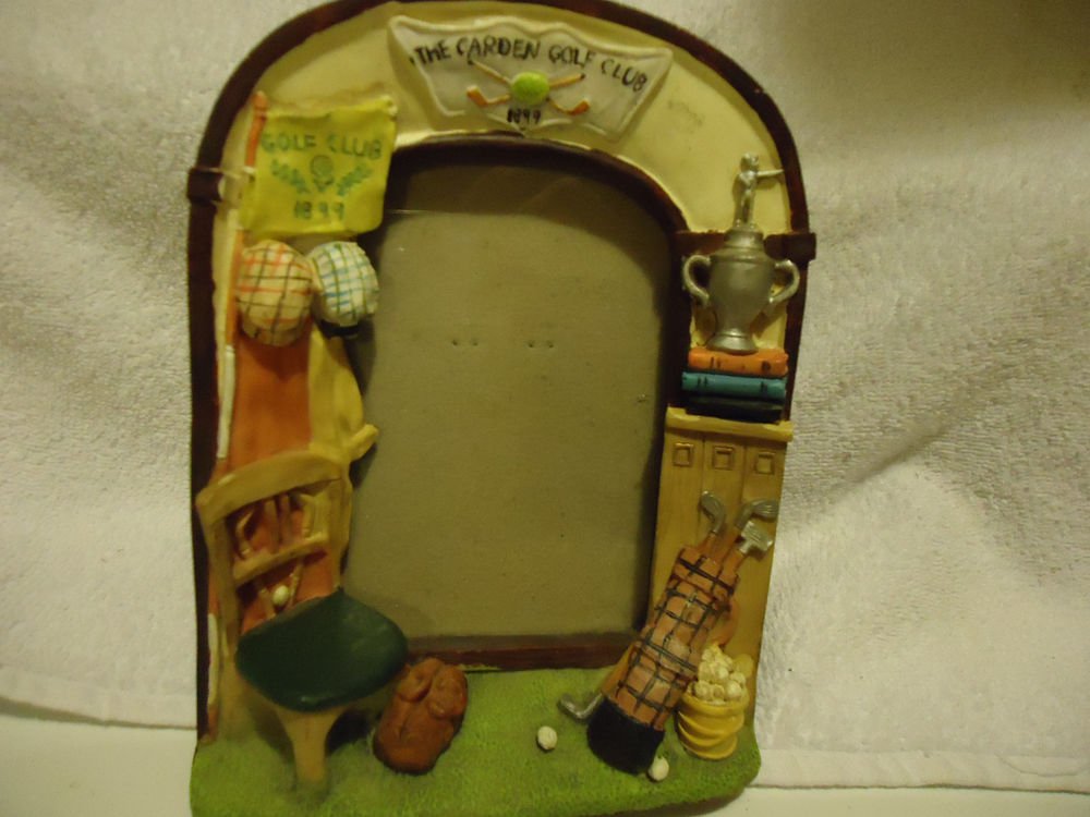 THE GARDEN GOLF CLUB" PICTURE FRAME ...APPROX PICTURE SIZE 4 1/2"x 2 3/4