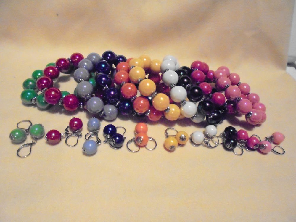SET OF 2 LADIES/GIRLS 16MM STRETCH EXPANDABLE BRACELET WITH MATCHING EARRINGS..