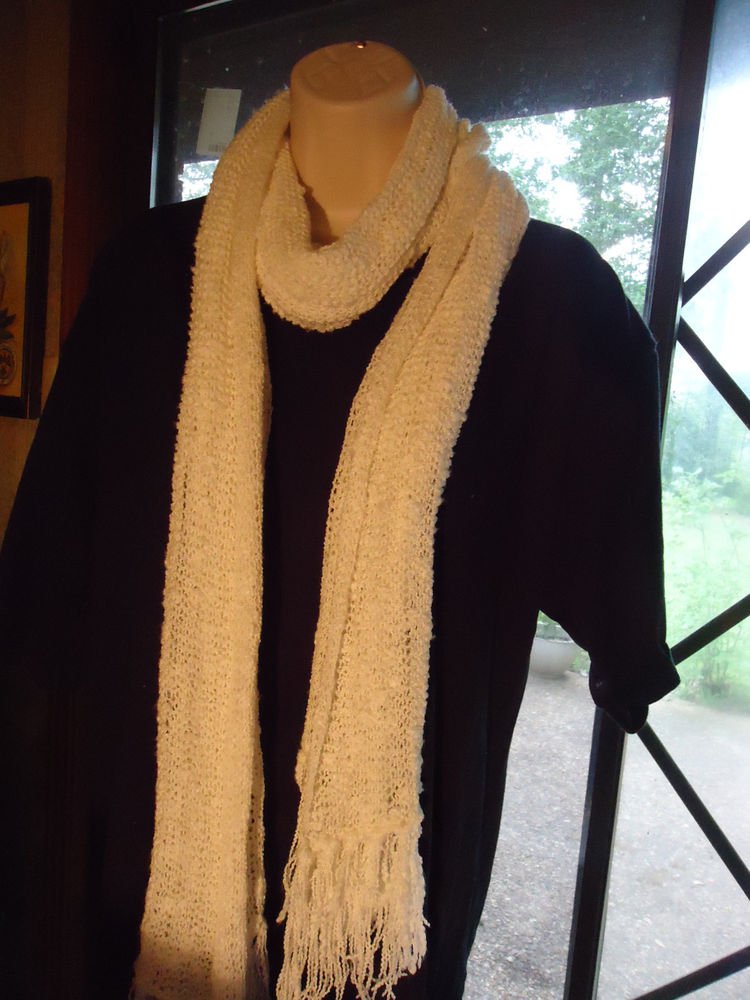 WHITE CROCHETED GIRLS/LADIES VERY LONG SCARF...NICE SIZE..WITH TASSELS