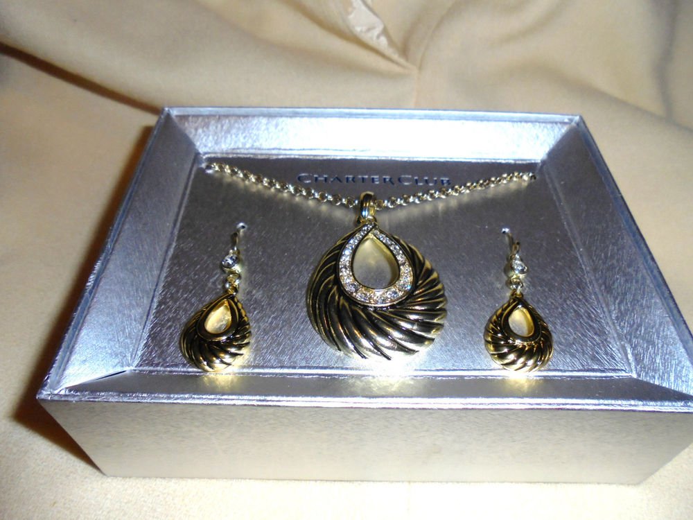 CHARTER CLUB NECKLACE & EARRING SET..NICE...GOLDTONE & RHINESTONES...NEW