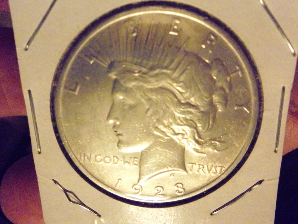 1923 $1 PEACE SILVER DOLLAR COIN.....AS PICTURED....NICE COIN