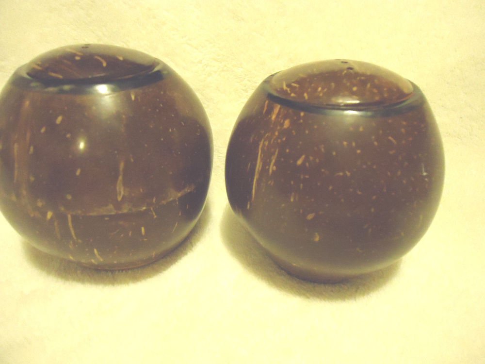 VINTAGE BROWN COCONUT SALT & PEPPER SHAKERS....UNIQUE & LARGE SIZE