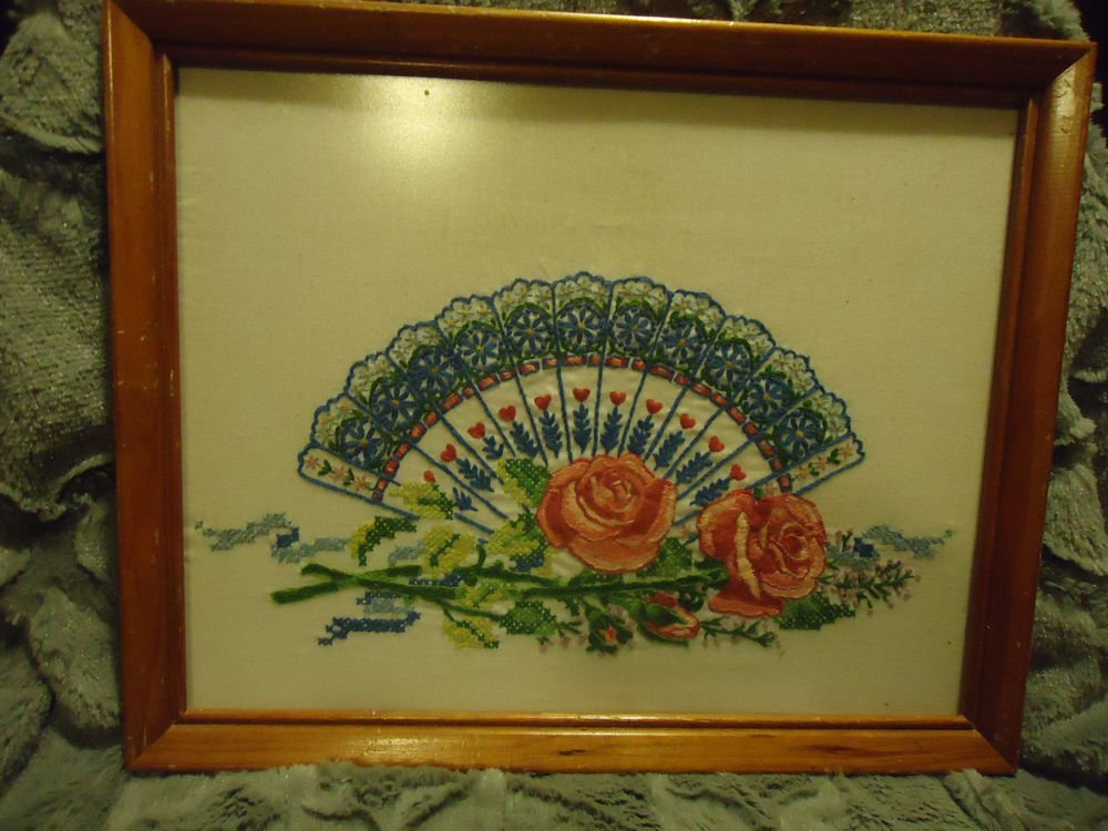 FRAMED COMPLETE CROSS STITCH OF BEAUTIFUL FAN & PINK ROSES ON WHITE...12" X 15"