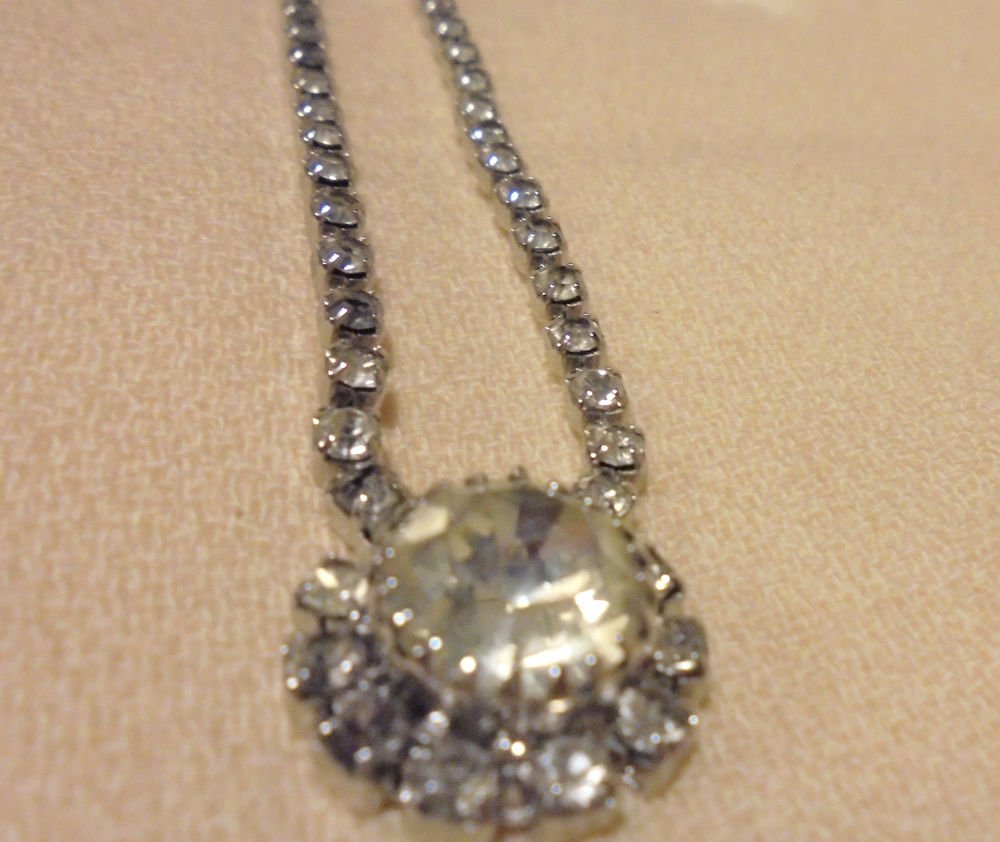 EMMONS RHINESTONE PENDANT NECKLACE SIGNED 19"UNIQUE...INCLUDED SET OF EARRINGS