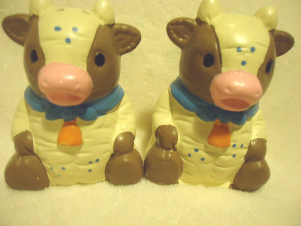 VINTAGE COW SALT & PEPPER SHAKERS....GREAT COLORING & DETAIL