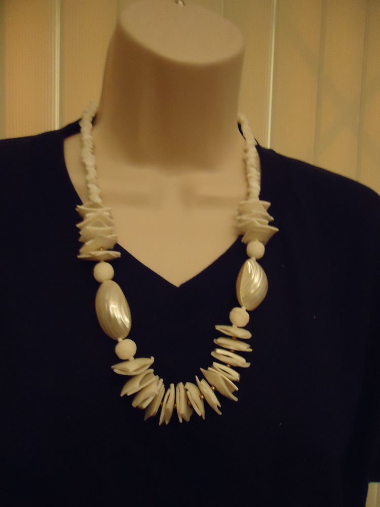 FANCY SHELL WHITE/OFF WHITE UNIQUE NECKLACE WITH SCREW CLASP....GREAT PIECE