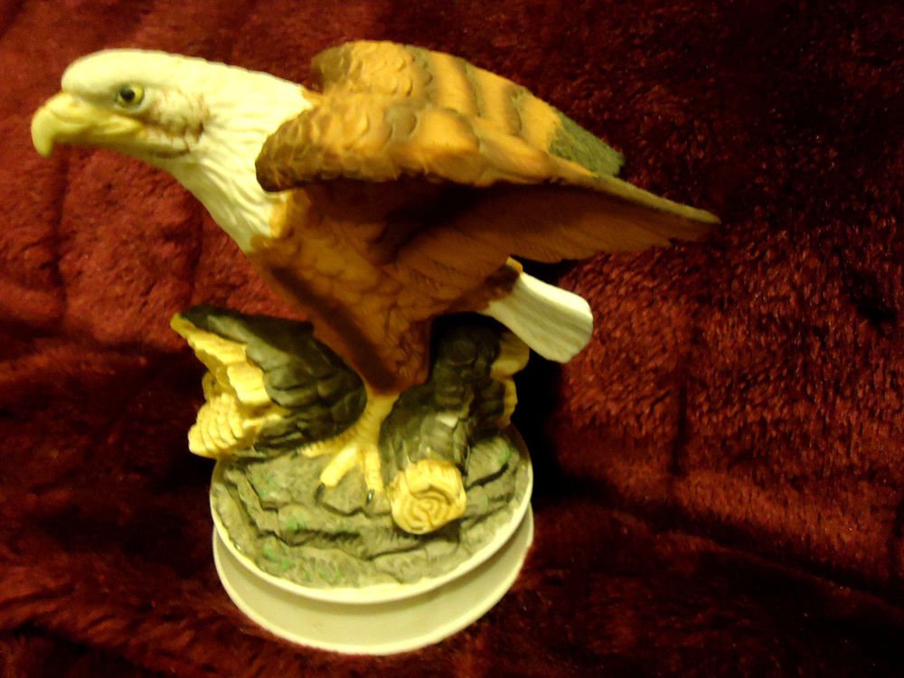 ROYAL HERITAGE "BIRDS IN FLIGHT" AMERICANA COLLECTION ...LIMITED....BALD EAGLE