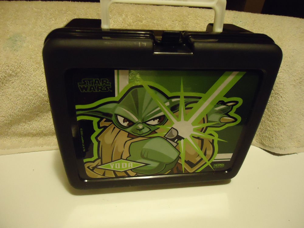 "YODA" STAR WARS THERMOS BRAND HARD PLASTIC LUNCH BOX WITH THERMOS....