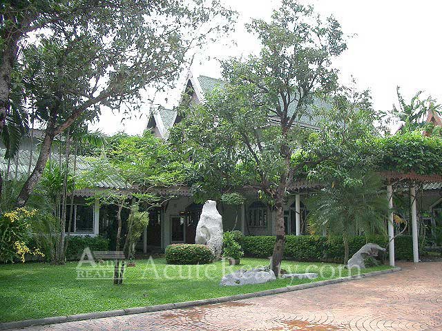 Pattanakarn - Onnut 17 ( Near BTS-Onnut )