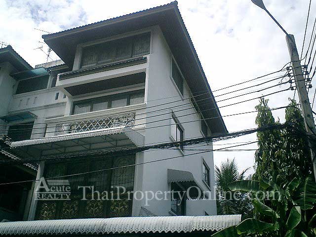Yenarkard rd. Sathorn area