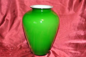 Beautiful Chinese green glaze porcelain vase