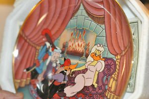 Collector Plate Looney Tunes Plate The Scarlet Pumpernickle COA Mixed Materials