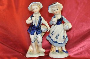 ANTIQUE VICTORIAN DECORATIVE PAINTED PORCELAIN FIGURINE COUPLE