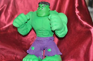 THE INCREDIBLE HULK 13'' MODEL Battery Operated He Talks