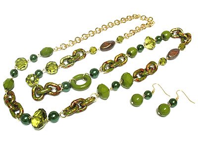 Beautiful Green Petina Bead Necklace and Earring Set