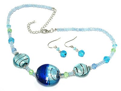 Classy Murano Glass Necklace and Earring set