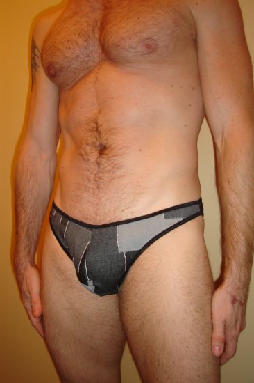 "SPOTTED" MEN'S POUCH FRONT BOY CUT SWIMSUIT --NWT