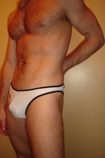 POUCH FRONT SWIMSUIT -- UNLINED --SMALL
