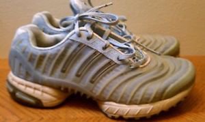 Well Worn adidas Women Size 8 US Runner Made Light blue