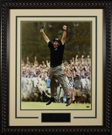 PHIL MICKELSON HAND-SIGNED 16X20 MASTERS PHOTOGRAPH