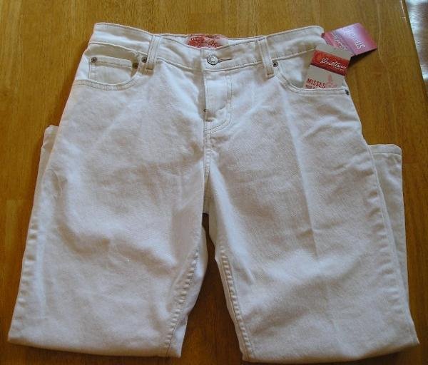 Levi's Levis Levi Strauss White Capri Jeans Capris Sz 6 NEW