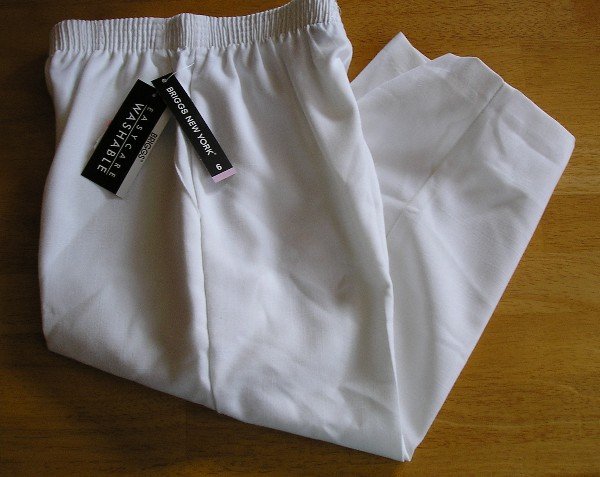 New Briggs New York Capri Capris Womens 4P White - $30 SAVE!