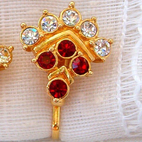 VINTAGE RUBY RHINESTONE EARRINGS (E25)