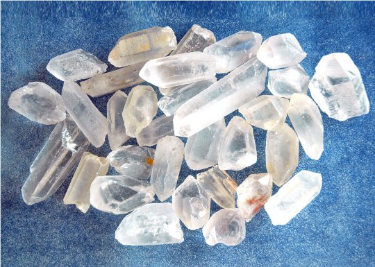 Clear quartz raw