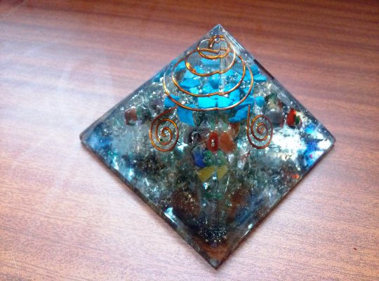 Turquoise Aura Orgonite Pyramid - High Aura orgone