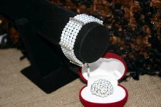 thick pearl bracelet and ball pearl ring