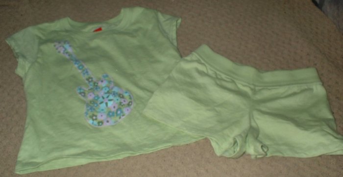Girls Green Flower Guitar Top and Shorts Size 4 5