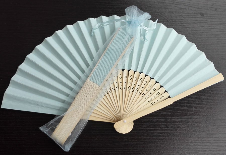 Free Shipping 20Pcs/Lot Plain Baby Blue Paper Hand Fans for Wedding 21cm with Organza Gift Bag