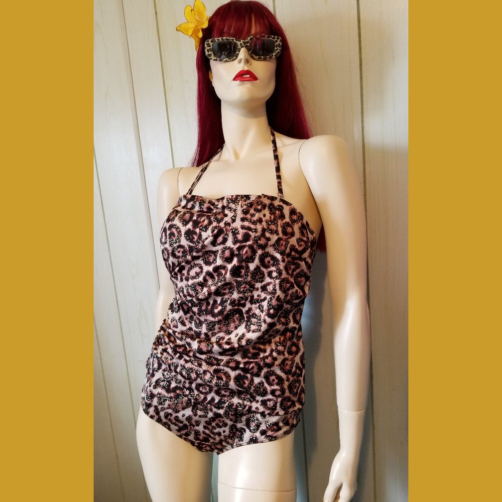 Jaclyn Smith Retro Glam Curvy Pinup Style Glittery Leopard Print One