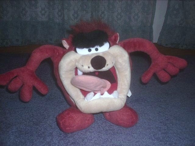 Looney Tunes Tazmanian Devil 14" plush