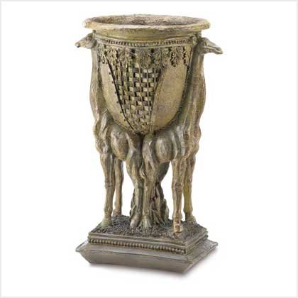 GIRAFFE GARDEN PLANTER