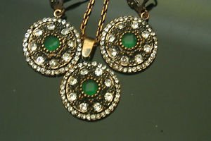 Ottoman Victorian Style 0.5 Carat Emerald Jewelery Round Button Set