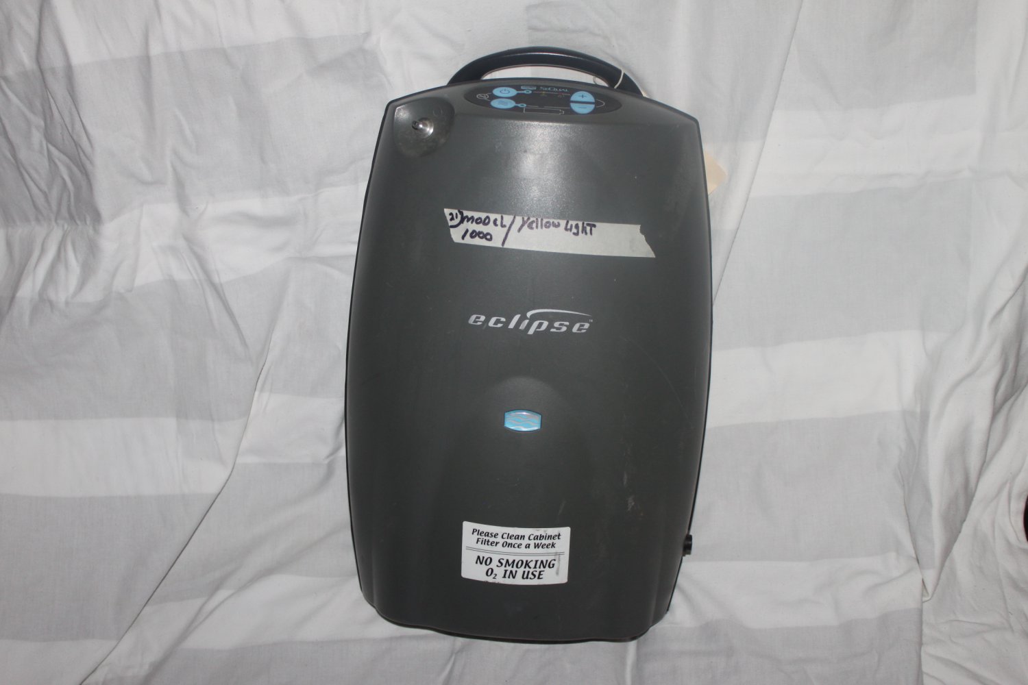 Sequal Eclipse 1000 oxygen concentrator needs servicing yellow light