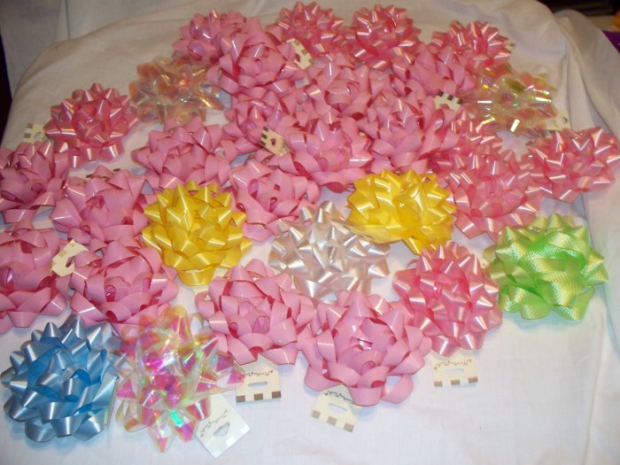 31 Self Stick 4" Bows by American Greetings Corporation