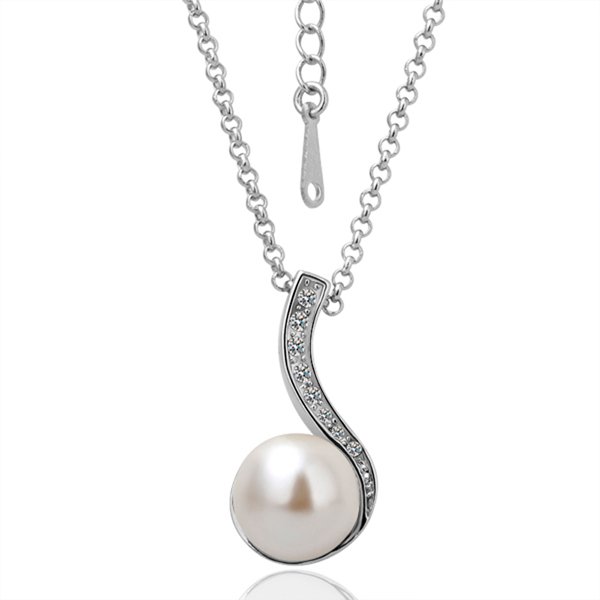 18 kt gold plated pearl necklace