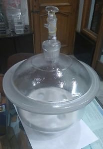Vacuum Desiccator Heavy Wall With Glass Stopper 8"
