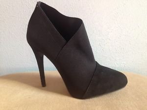 NWOB Jessica Simpson Booties Black Heels Size 9