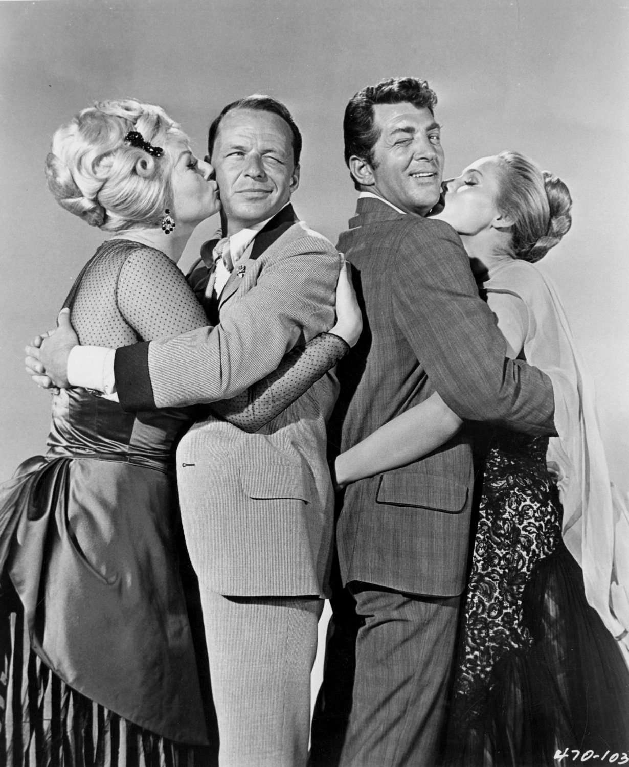 FRANK SINATRA, DEAN MARTIN, ANITA EKBERG & URSULA ANDRESS IN '4 FOR TEXAS' - 8X10 PHOTO (AZ-030)
