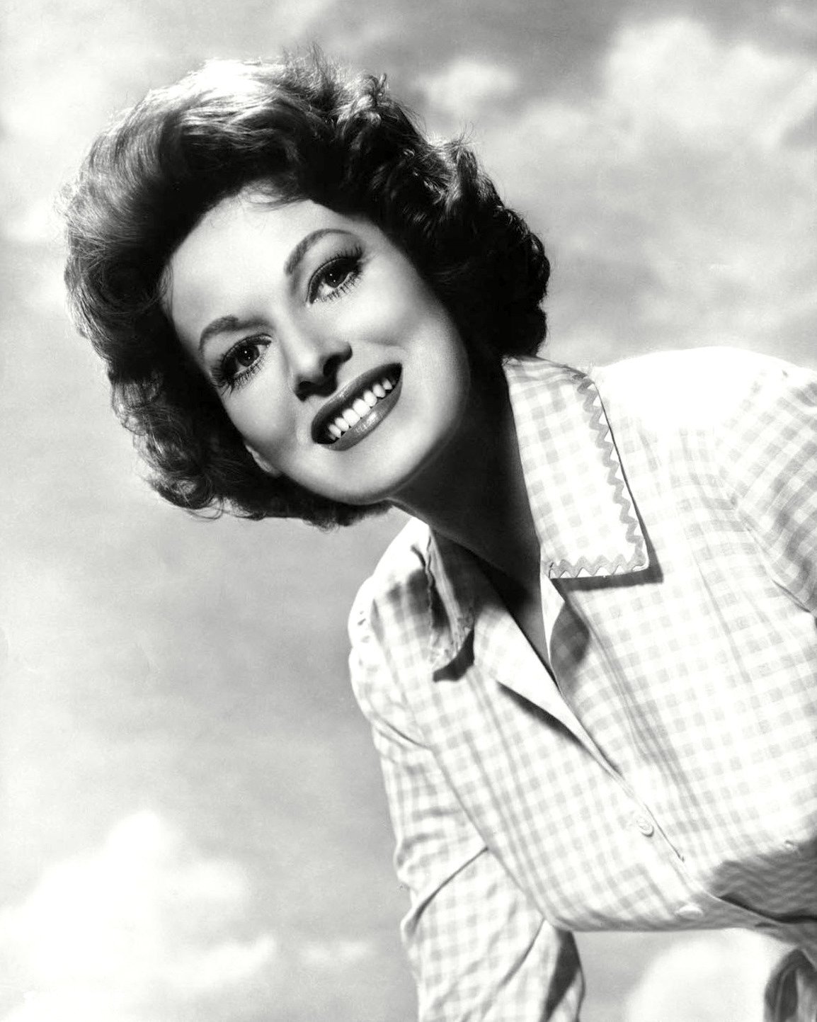 MAUREEN O'HARA LEGENDARY FILM ACTRESS - 8X10 RARE PUBLICITY PHOTO (ZY-003)