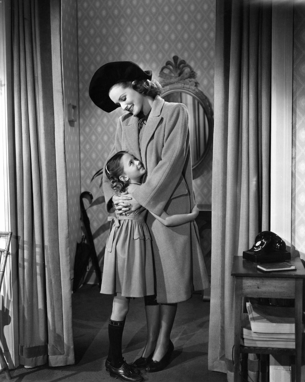 MAUREEN O'HARA IN 'MIRACLE ON 34TH STREET' - 8X10 RARE PUBLICITY PHOTO (ZY-011)