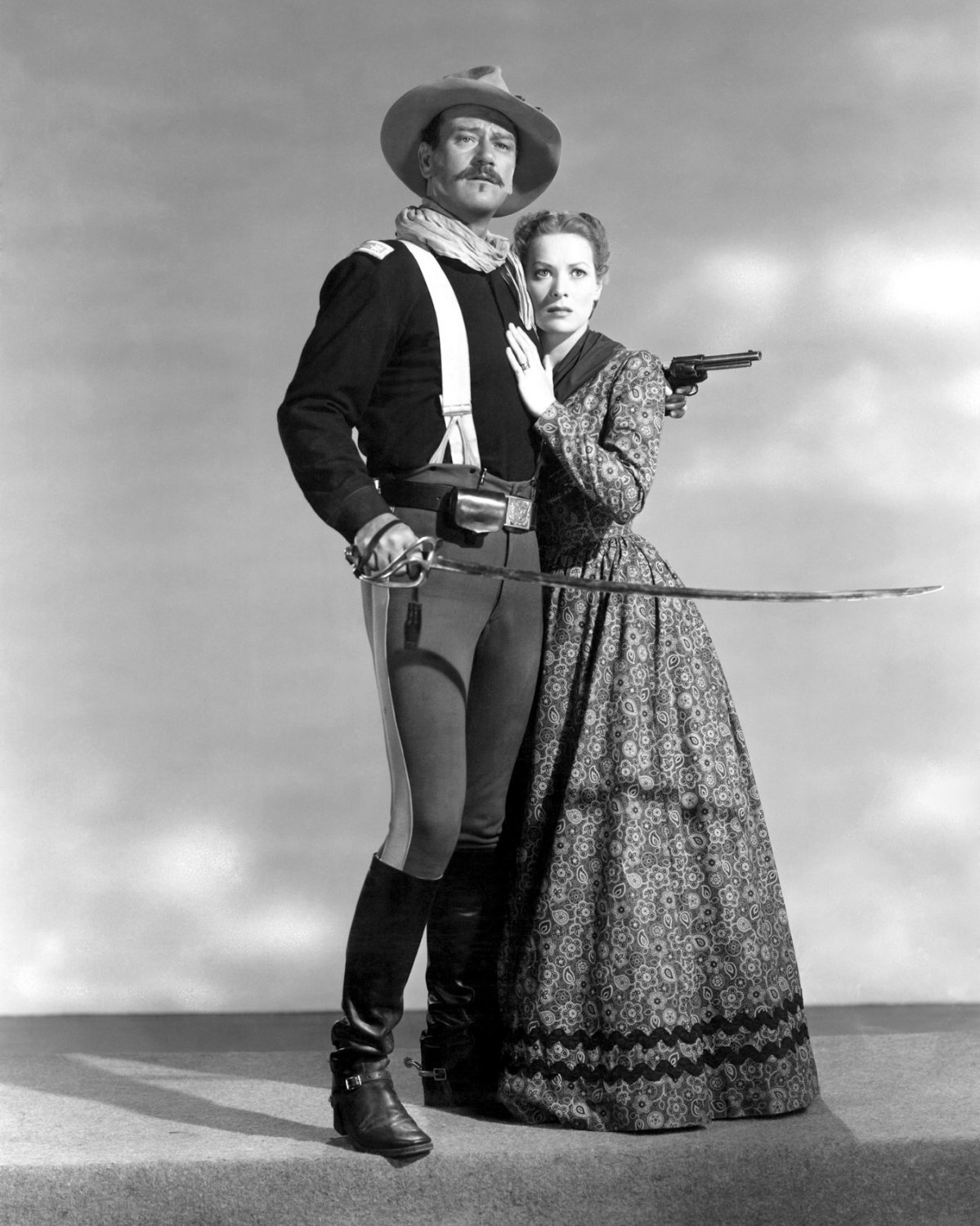 JOHN WAYNE & MAUREEN O'HARA IN 'RIO GRANDE' - 8X10 RARE PUBLICITY PHOTO (ZY-039)