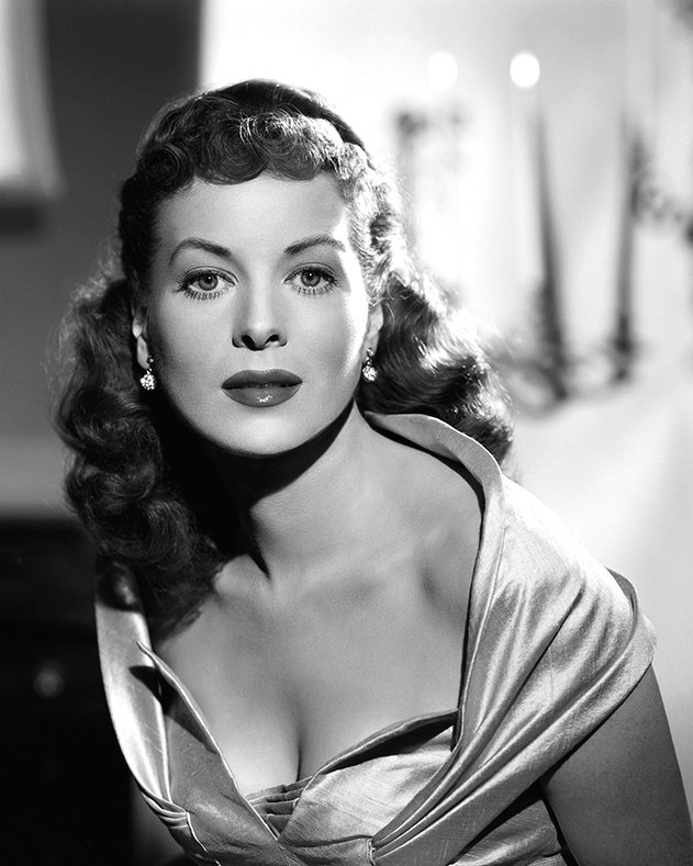 MAUREEN O'HARA LEGENDARY FILM ACTRESS - 8X10 PUBLICITY PHOTO (ZY-064)