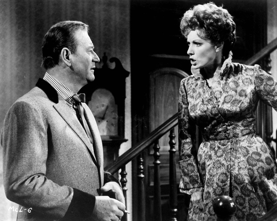 JOHN WAYNE & MAUREEN O'HARA IN 'McLINTOCK!' - 8X10 RARE PUBLICITY PHOTO (ZY-082)